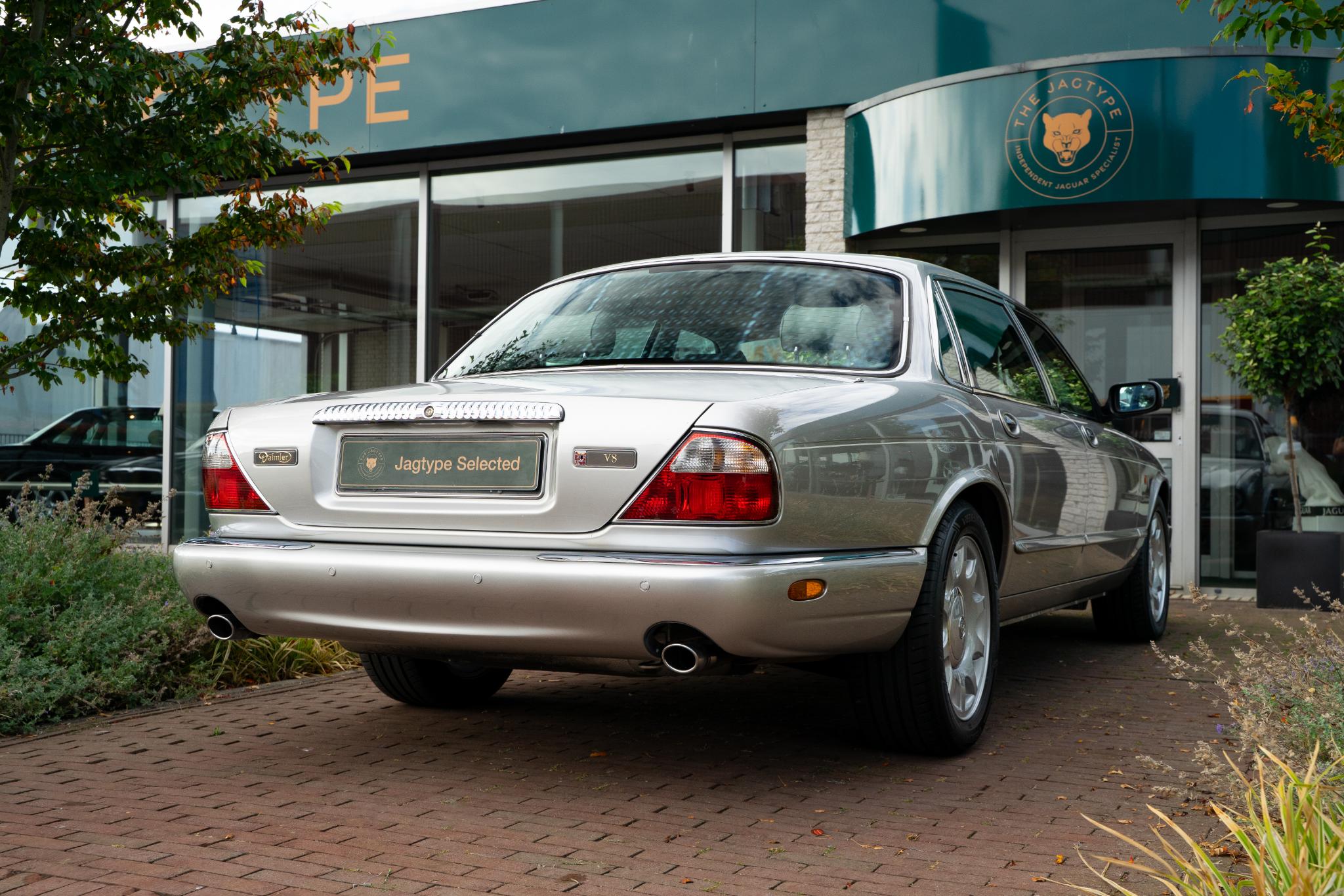 Daimler XJ Series V8 LWB Yountimer