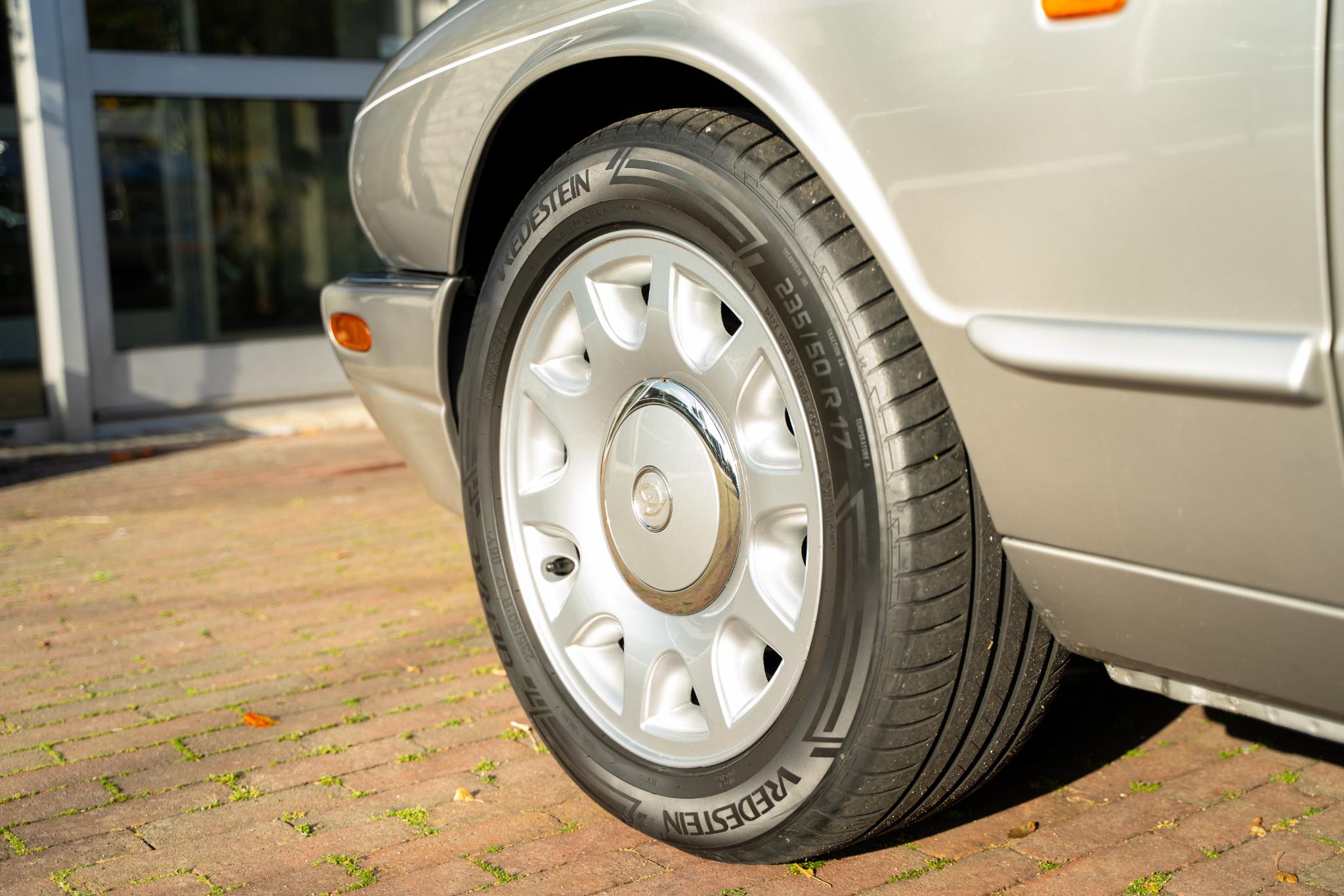 Daimler XJ Series V8 LWB Yountimer