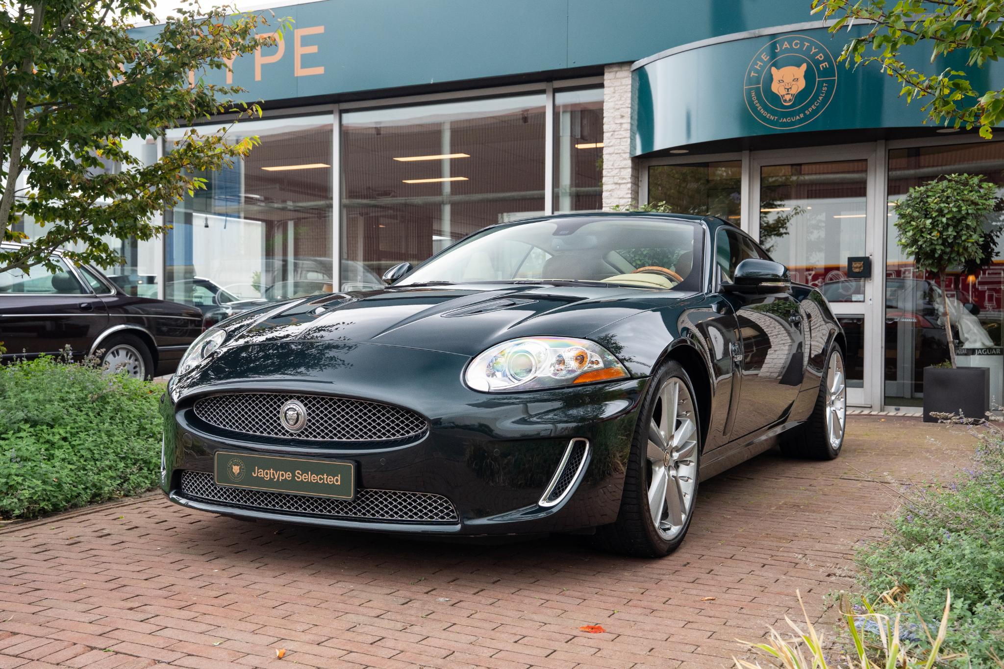 Jaguar XKR Portfolio 5.0 Supercharged Zwitser/Yountimer
