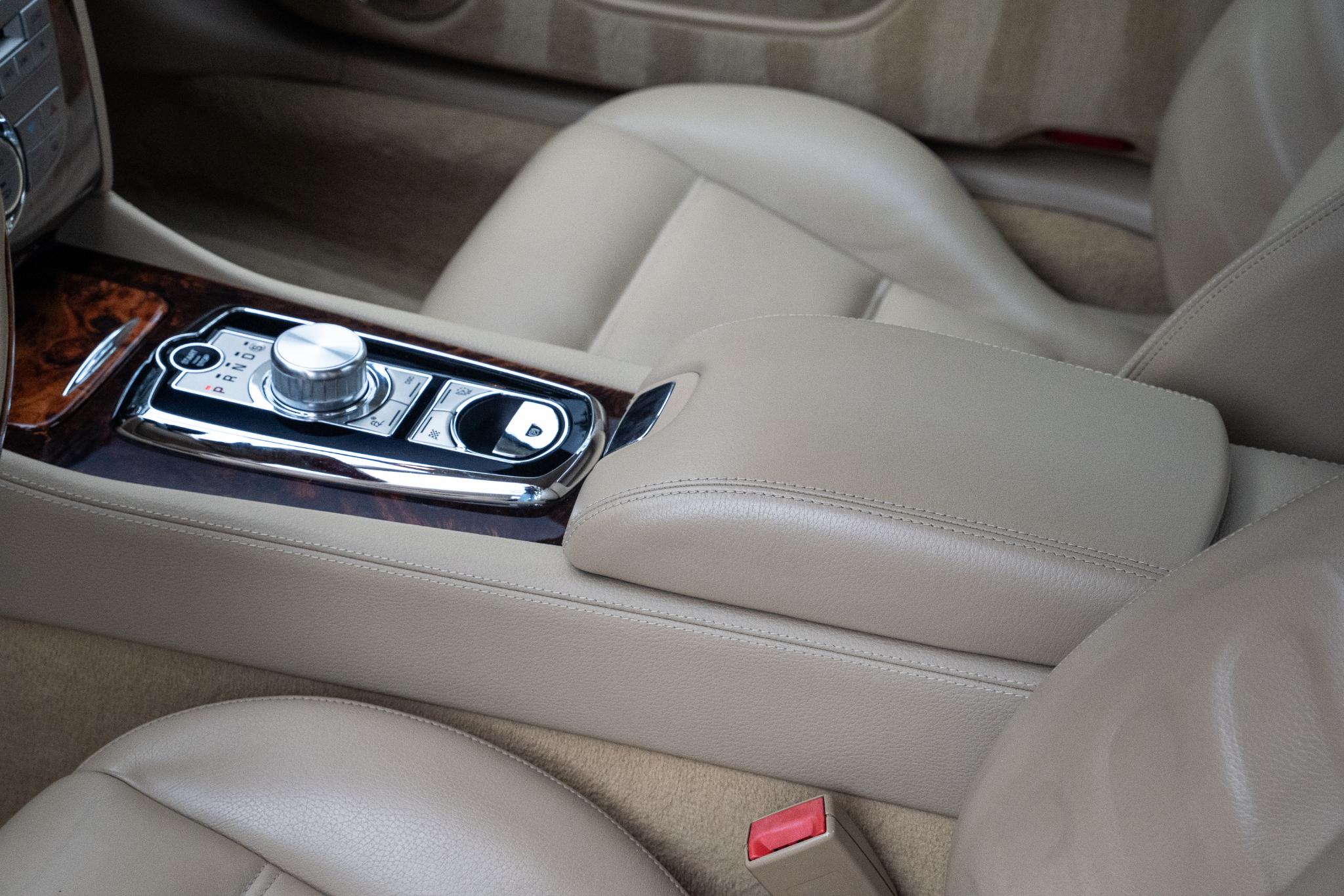 Jaguar XKR Portfolio 5.0 Supercharged Zwitser/Yountimer
