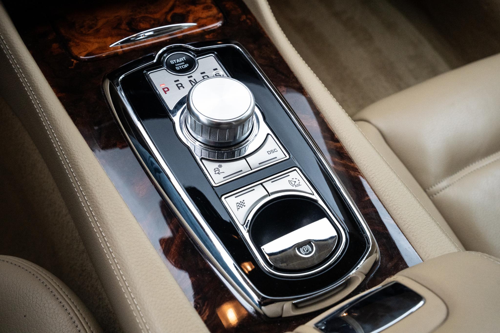 Jaguar XKR Portfolio 5.0 Supercharged Zwitser/Yountimer