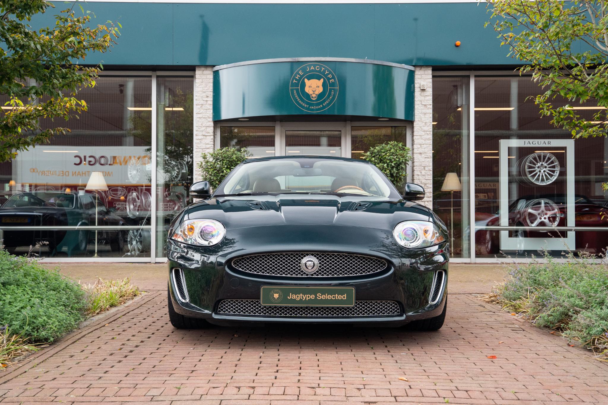 Jaguar XKR Portfolio 5.0 Supercharged Zwitser/Yountimer