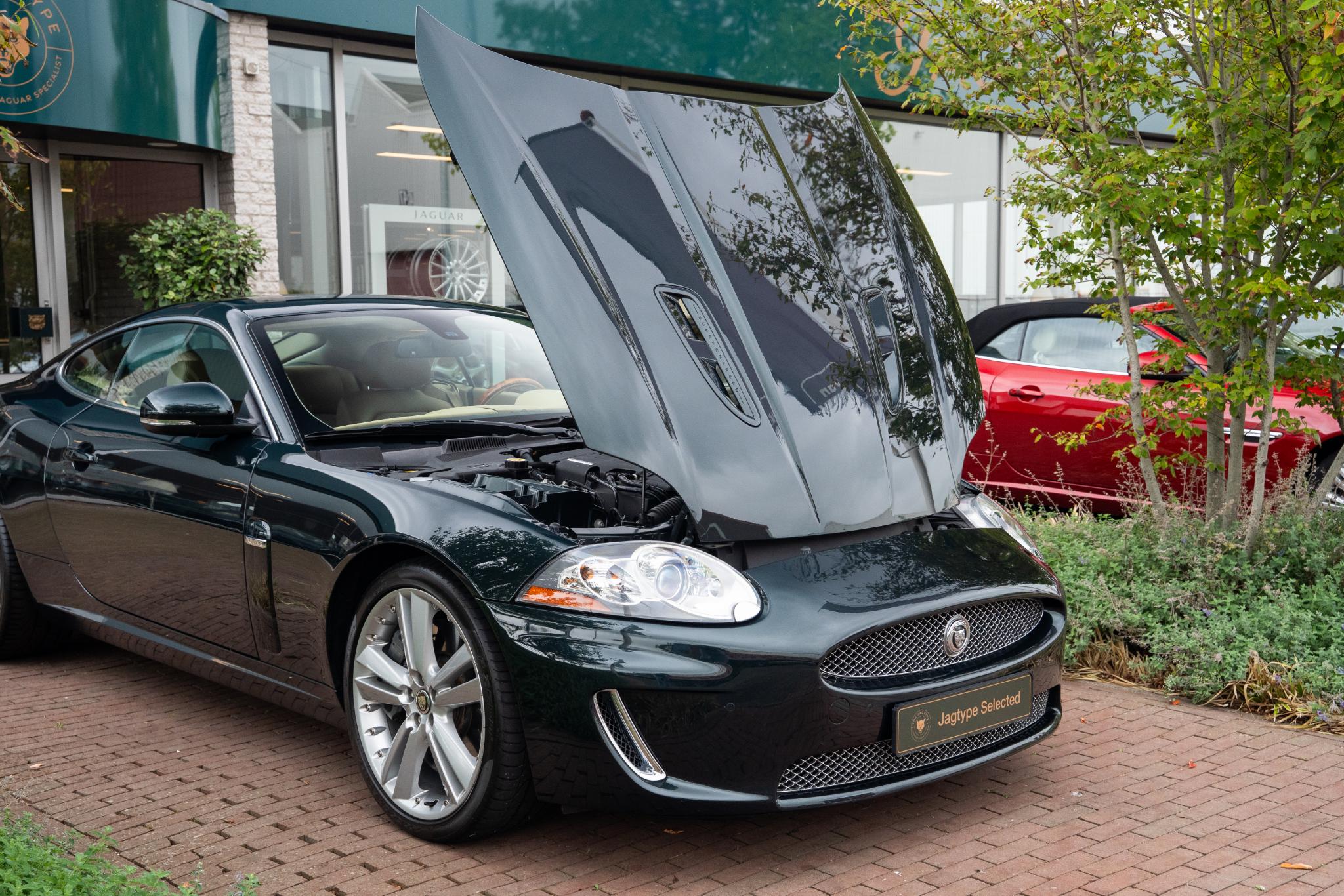 Jaguar XKR Portfolio 5.0 Supercharged Zwitser/Yountimer