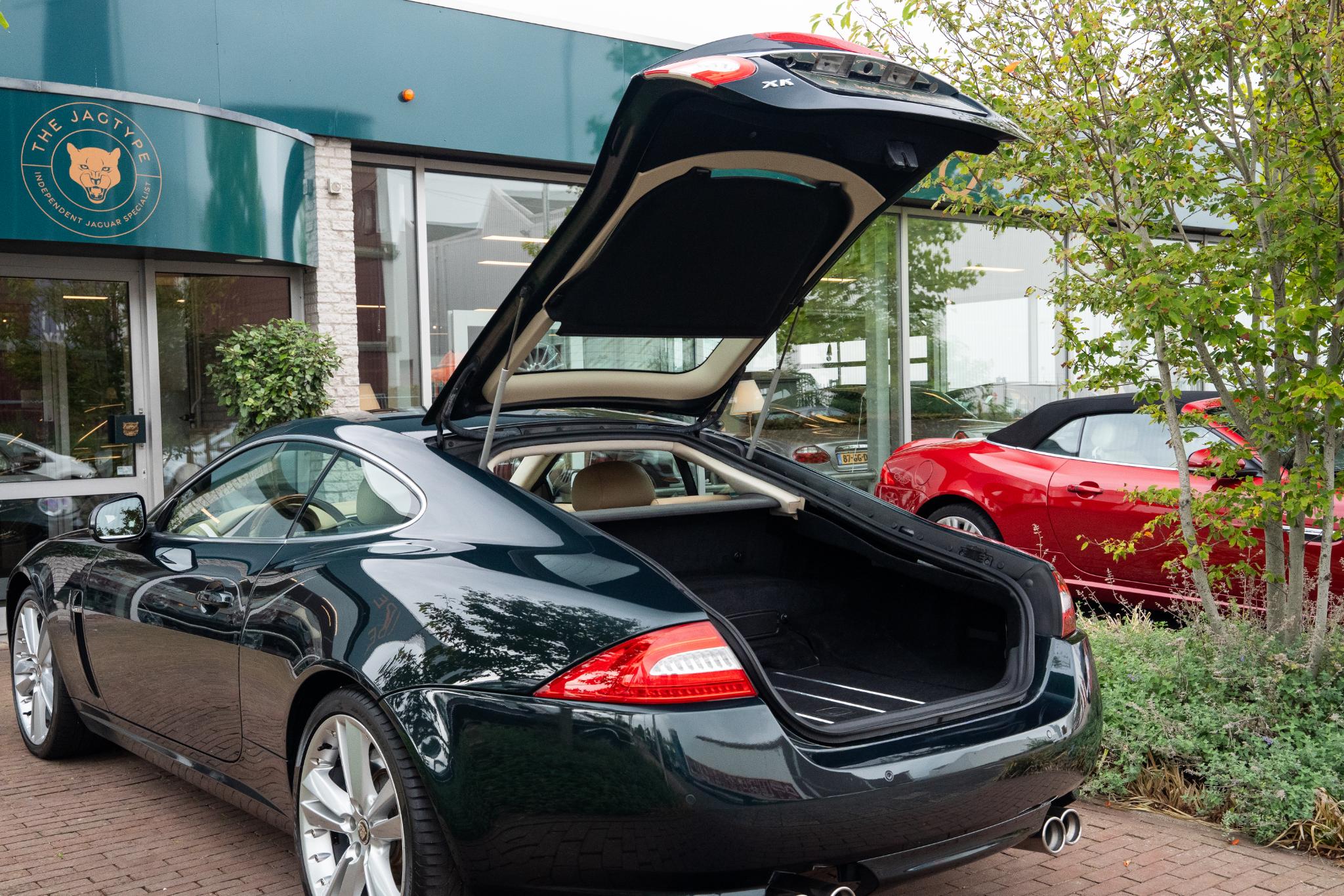 Jaguar XKR Portfolio 5.0 Supercharged Zwitser/Yountimer