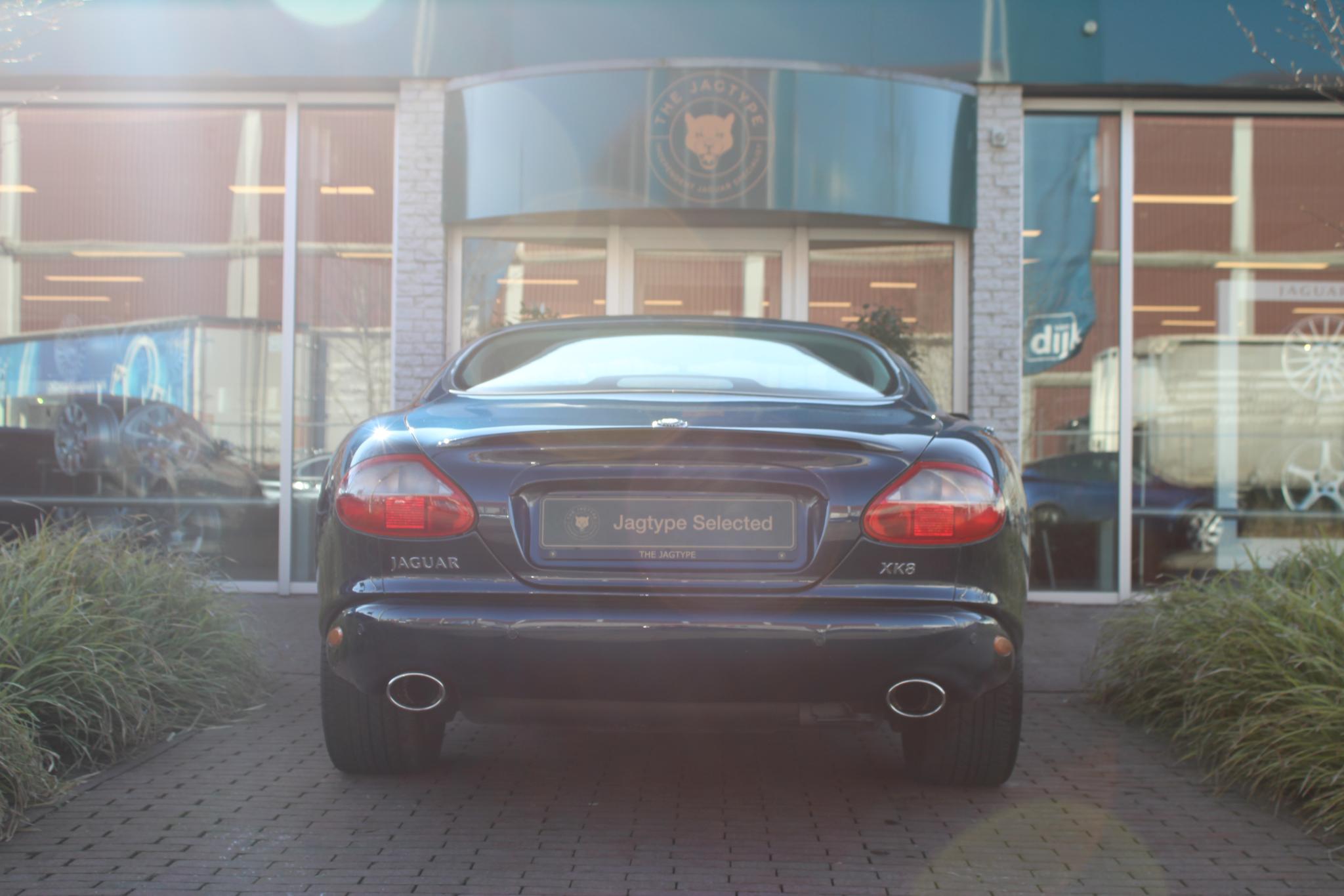 Jaguar XK8 4.0 V8 Coupé Very Nice condition Saphire Bleu