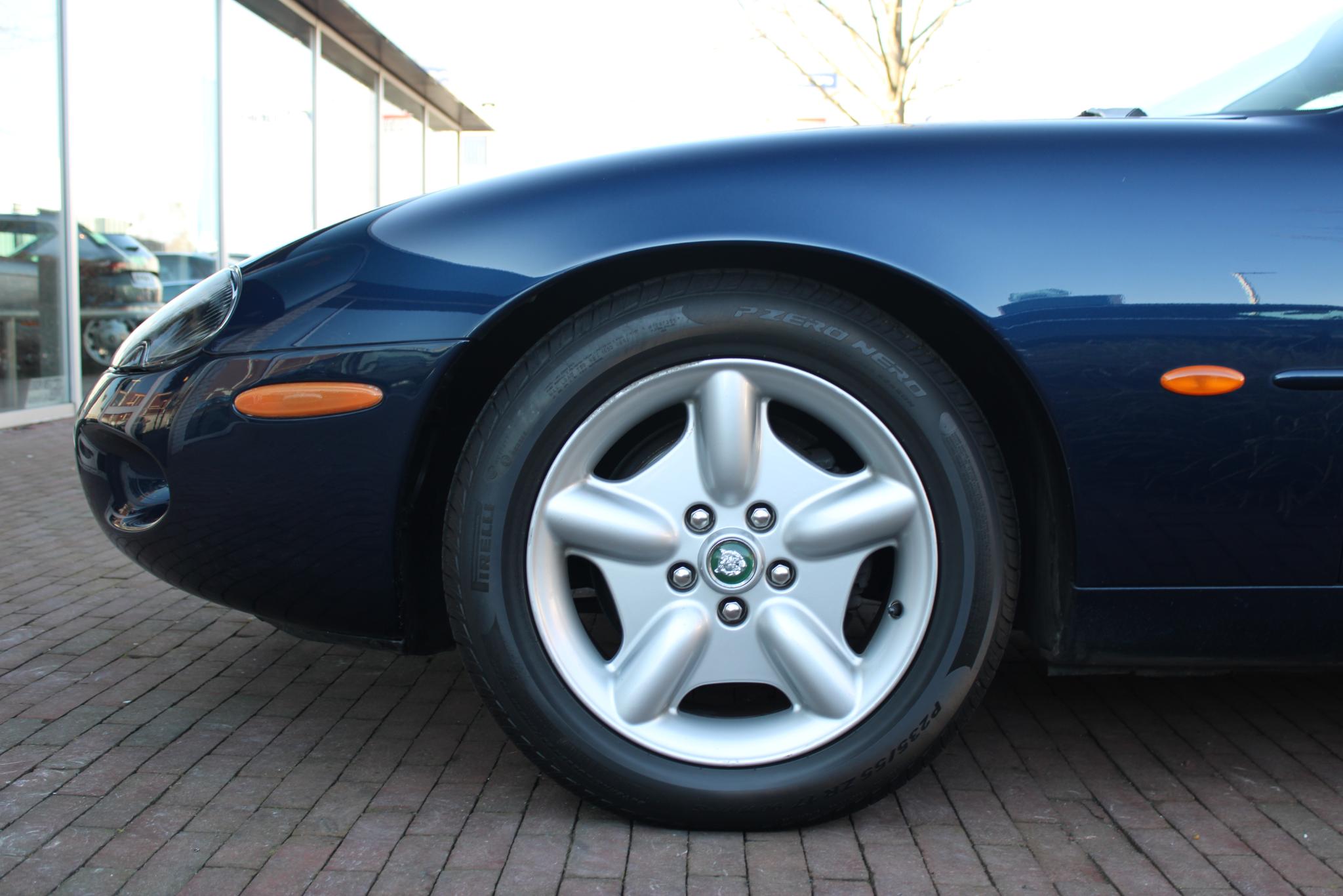 Jaguar XK8 4.0 V8 Coupé Very Nice condition Saphire Bleu