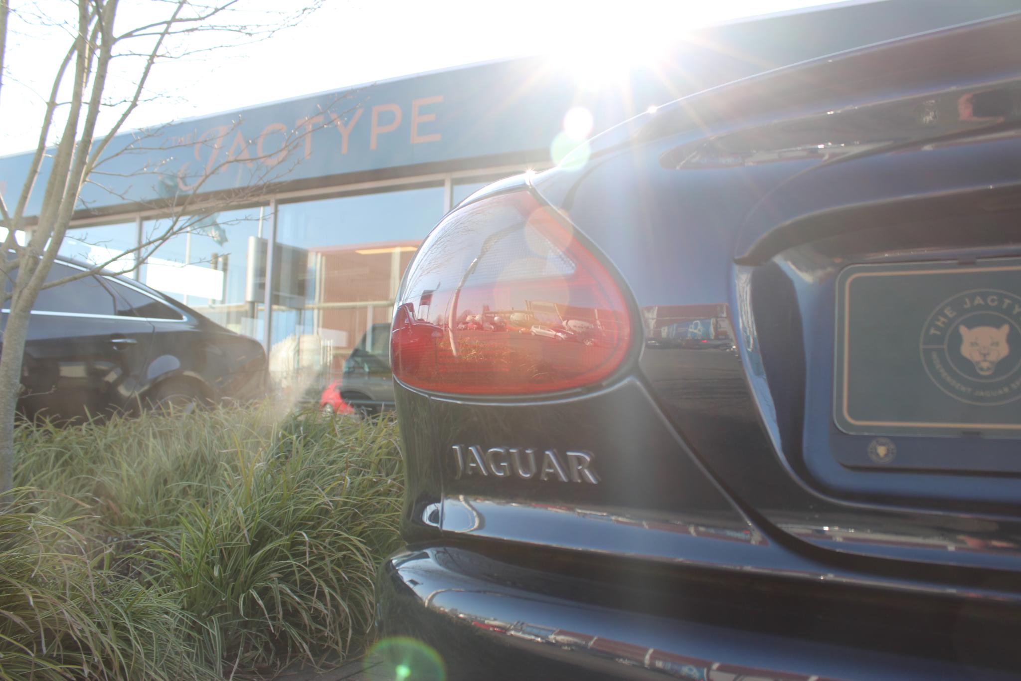 Jaguar XK8 4.0 V8 Coupé Very Nice condition Saphire Bleu