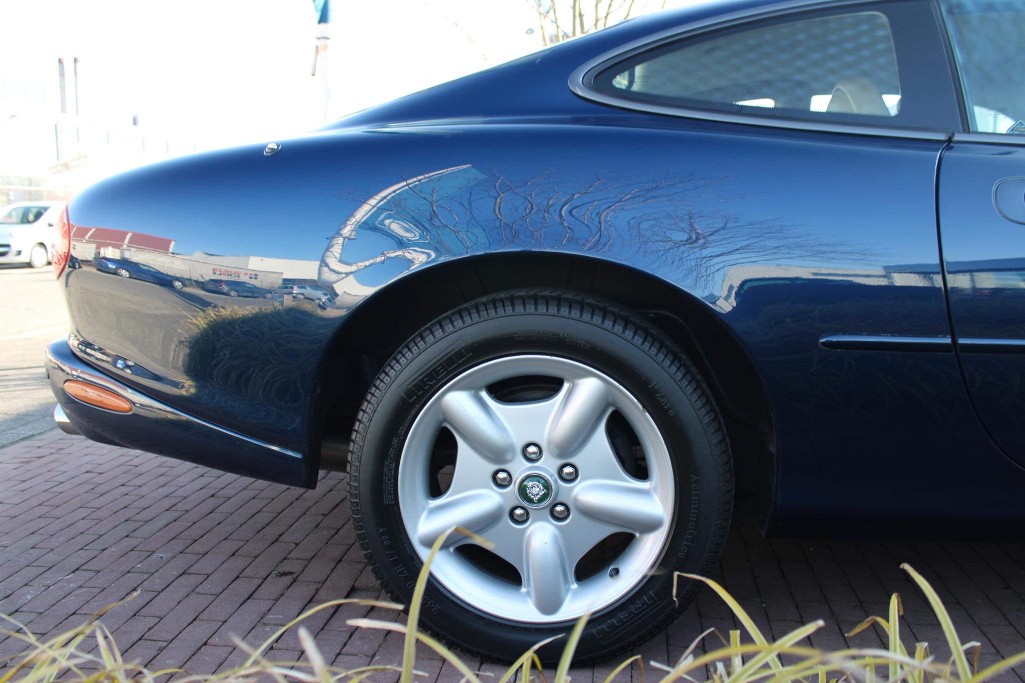 Jaguar XK8 4.0 V8 Coupé Very Nice condition Saphire Bleu