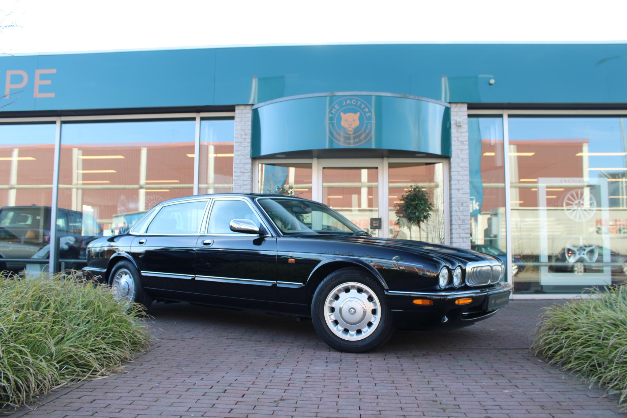 Daimler/Jaguar v8 Eight LWB