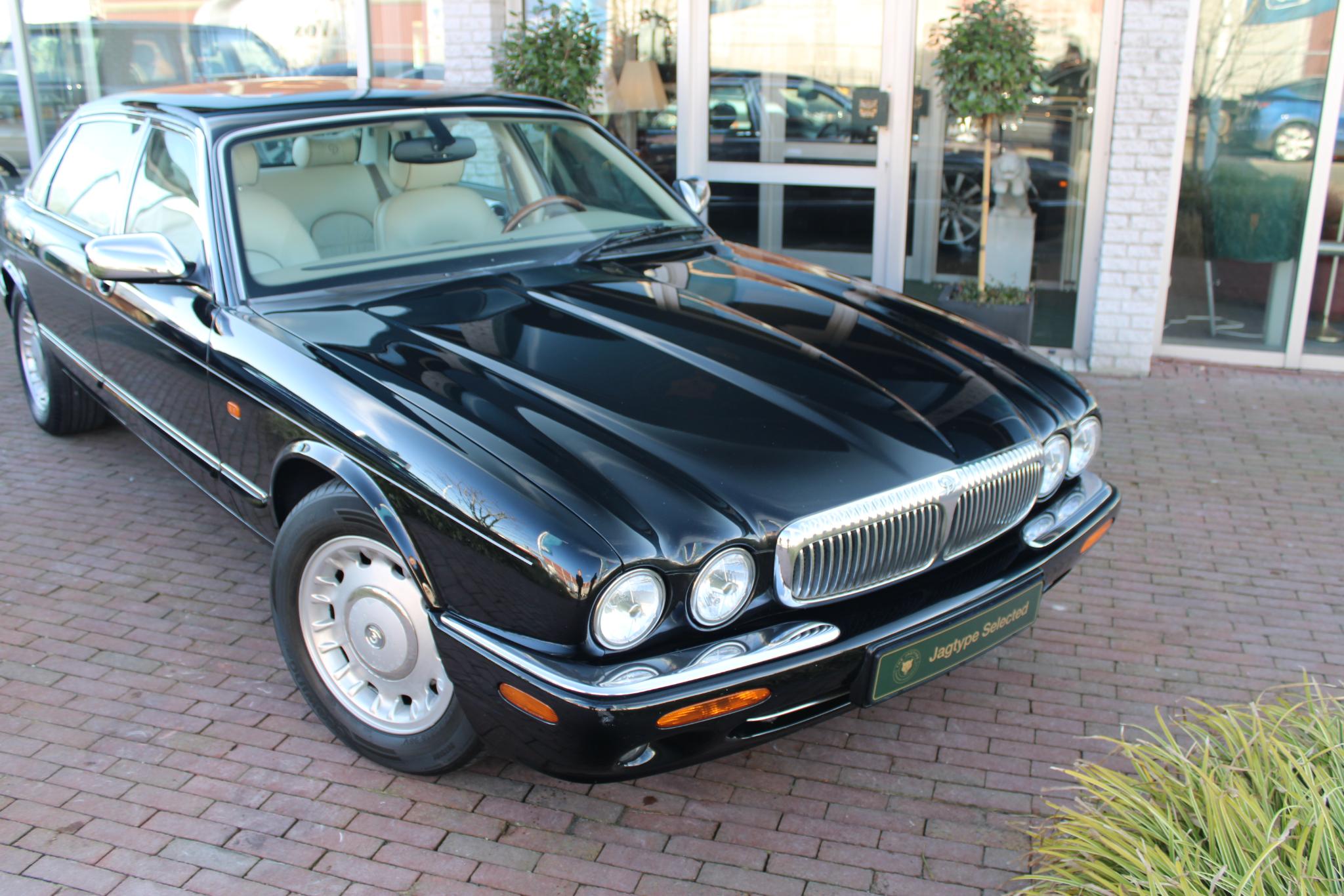 Daimler/Jaguar v8 Eight LWB