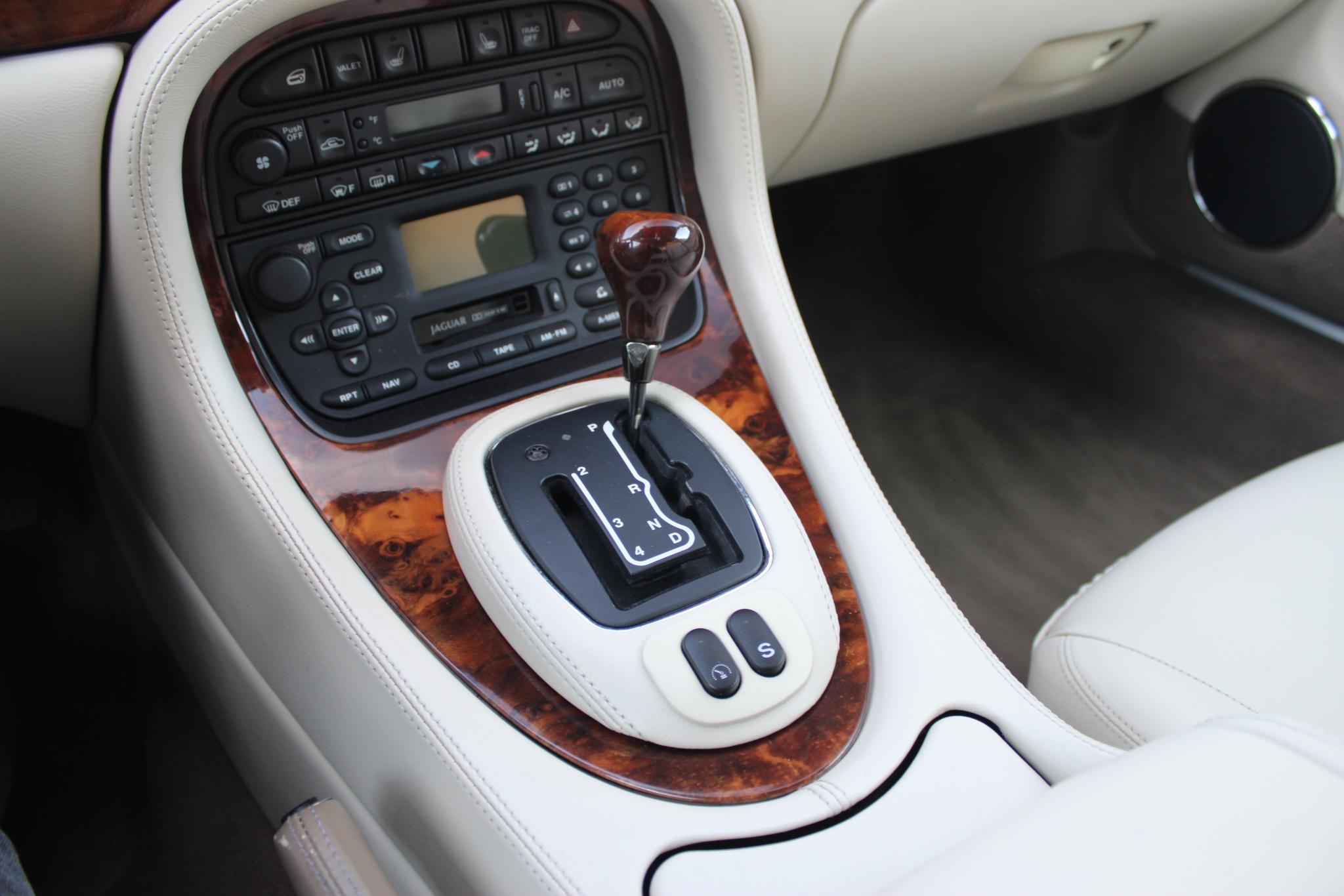 Daimler/Jaguar v8 Eight LWB